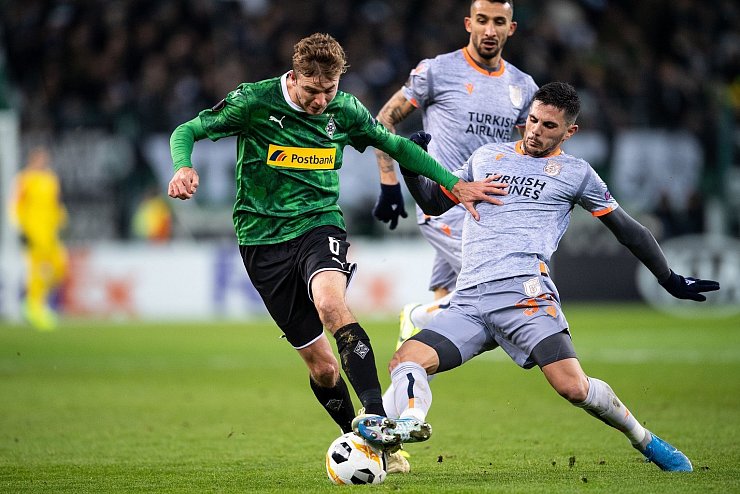 Zweikampf - &copy; Foto: Marius Becker/dpa