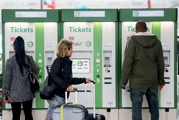 - © Roland Weihrauch/dpa