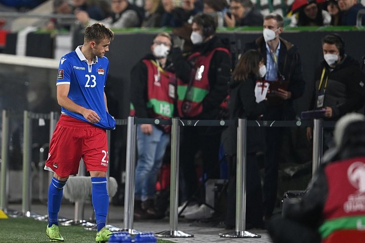 Platzverweis - &copy; Foto: Swen Pf&ouml;rtner/dpa