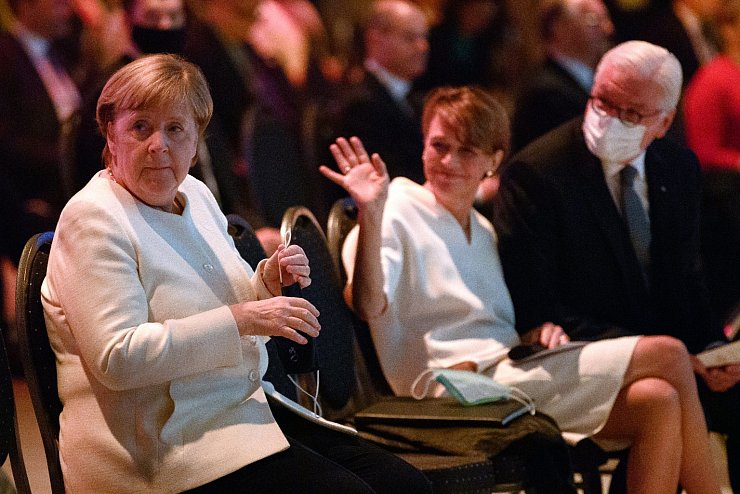 Kanzlerin und Pr&auml;sidenten-Paar - &copy; Foto: Soeren Stache/dpa-Zentralbild POOL/dpa