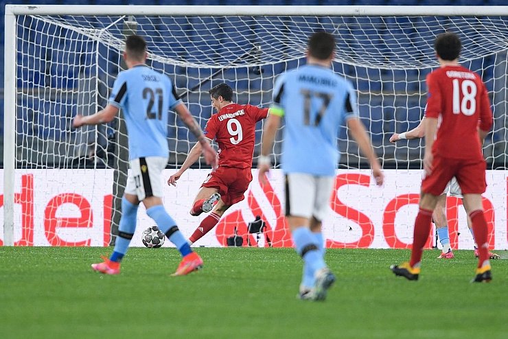 F&uuml;hrung - &copy; Foto: Giuseppe Maffia/dpa