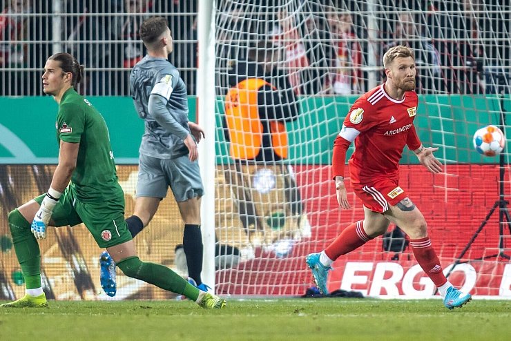 - &copy; Andreas Gora/dpa