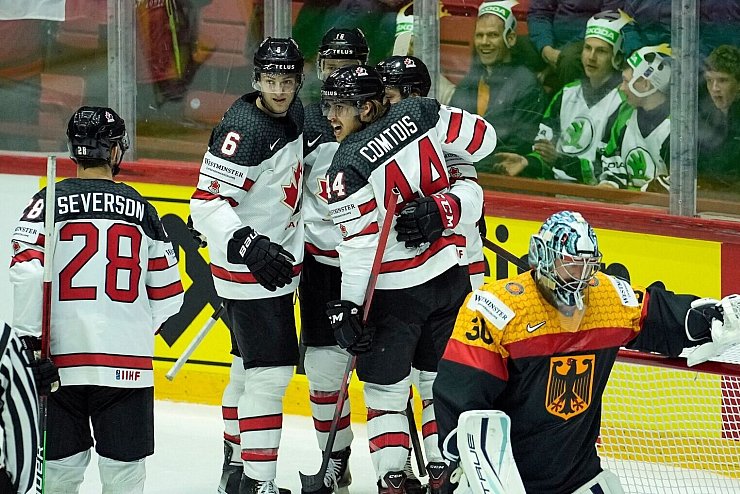 - &copy; Martin Meissner/AP/dpa