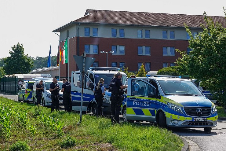 Die Polizei sucht seitdem einen 39-jährigen Gefangenen (39), der zum Zeitpunkt des Ausbruchs im geschlossenen Bereich des Hafthauses Ummeln saß. - © Paul Brinkmann