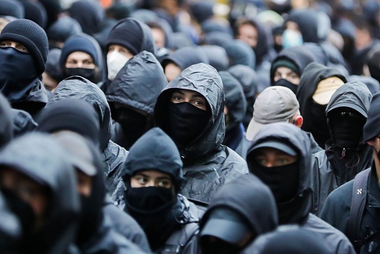 1. Mai - Demonstration - &copy; Foto: Christoph Soeder/dpa