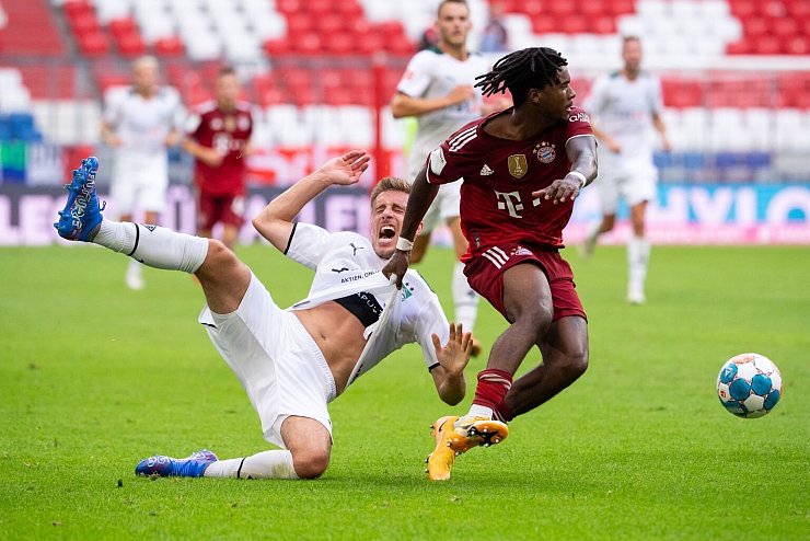 Zweikampf - &copy; Foto: Sven Hoppe/dpa