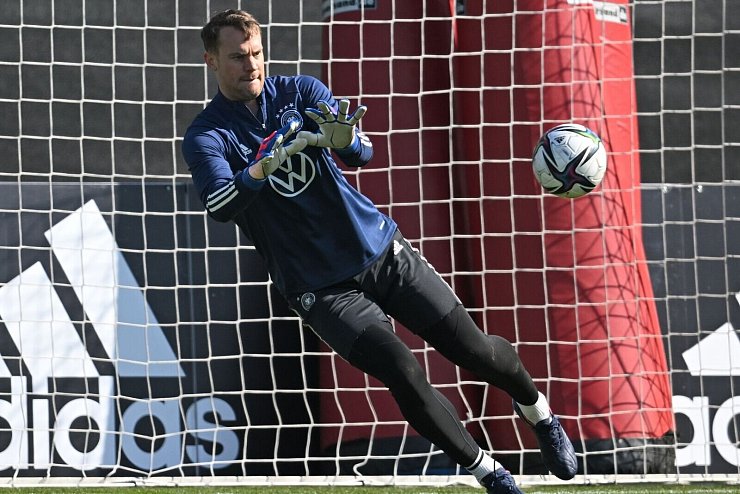 - &copy; Arne Dedert/dpa