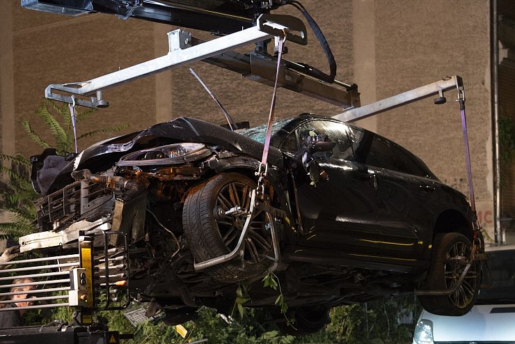 Zerstörter Wagen - © Foto: Paul Zinken