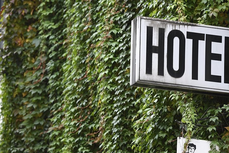 Streit &uuml;ber Corona-Beherbergungsverbot - &copy; Foto: Roberto Pfeil/dpa