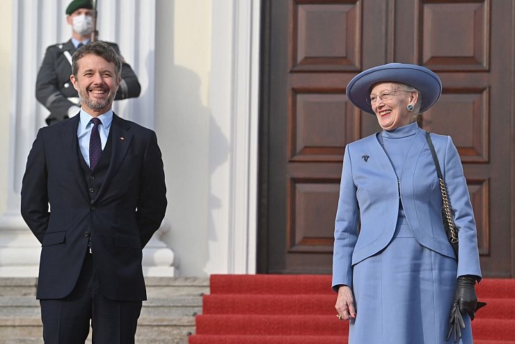 D&auml;nische K&ouml;nigin und Kronprinz - &copy; Foto: Bernd Von Jutrczenka/dpa