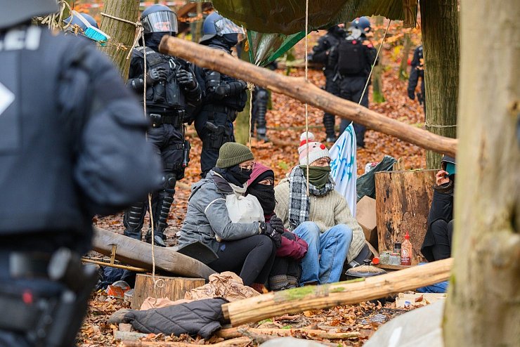 Besetzt - &copy; Foto: Andreas Arnold/dpa