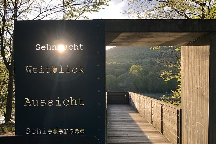 Rundwanderweg um den Schiedersee. - &copy; Silke Buhrmester