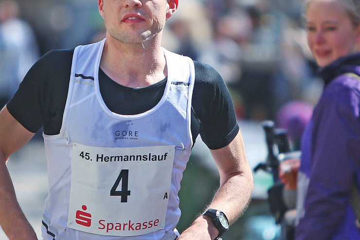 In Oerlinghausen hatten Elias Sansar und Hilde Aders schon Vorsprung. - &copy; Sarah Jonek