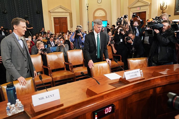 Anh&ouml;rung im Kongress - &copy; Foto: Liu Jie/Xinhua/dpa