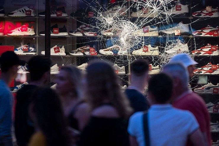 Nach Randale in Stuttgart - &copy; Foto: Marijan Murat/dpa