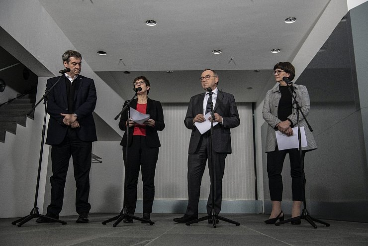 Koalition&auml;re - &copy; Foto: Paul Zinken/dpa