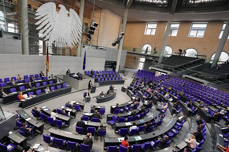 Bundestag - &copy; Foto: Michael Kappeler/dpa