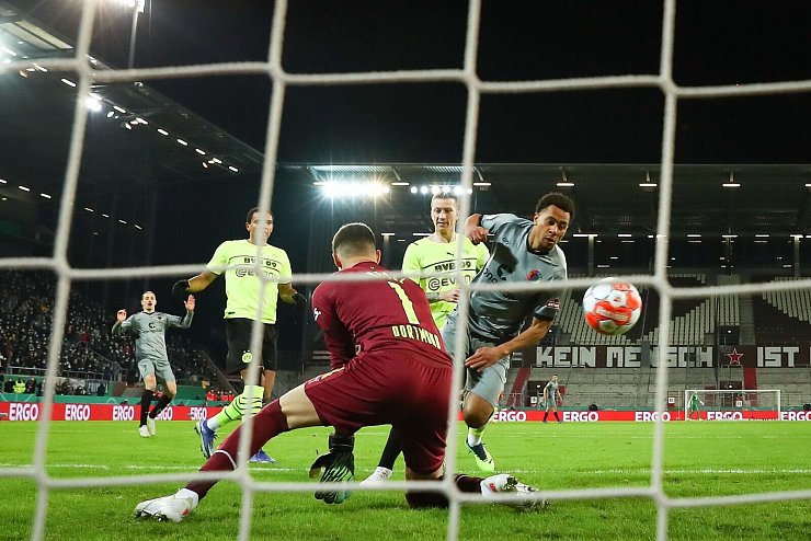 - &copy; Christian Charisius/dpa