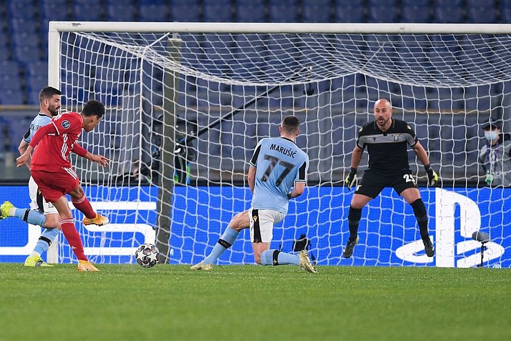 Erh&ouml;hung - &copy; Foto: Giuseppe Maffia/dpa