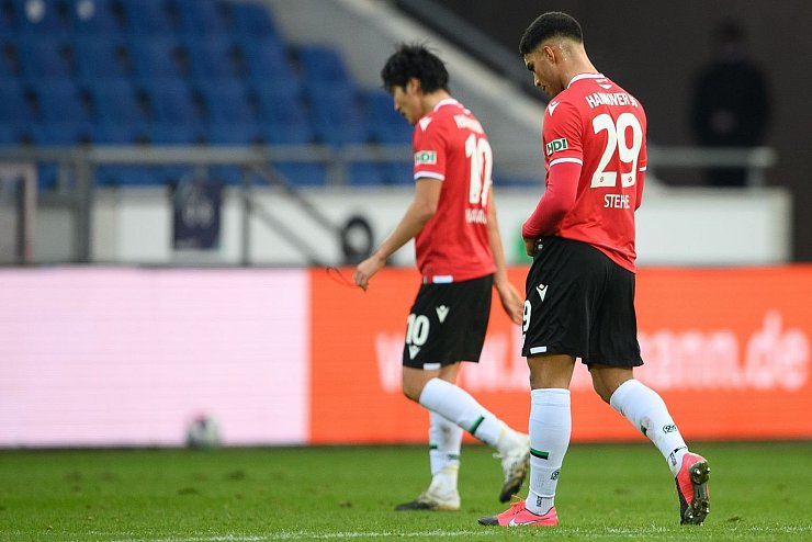 Niedergeschlagen - &copy; Foto: Swen Pf&ouml;rtner/dpa