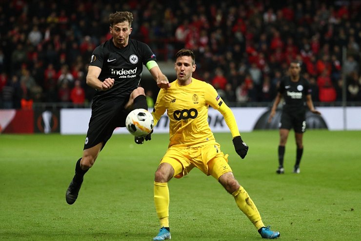 Zweikampf - &copy; Foto: Virginie Lefour/BELGA/dpa