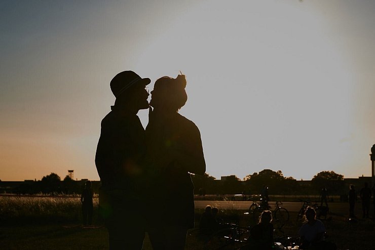 Kuss - &copy; Foto: Annette Riedl/dpa