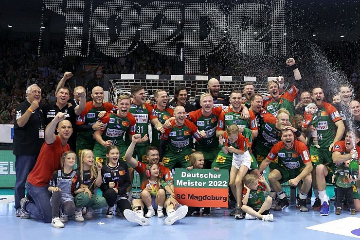 - &copy; Ronny Hartmann/dpa-Zentralbild/dpa