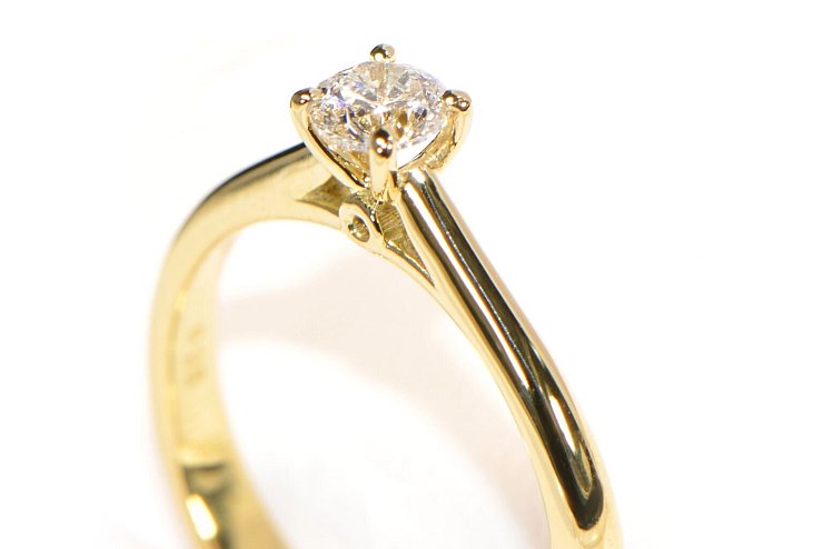 Synthetischer Diamant - &copy; Foto: Diamant Agentur GmbH /dpa