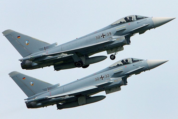 Eurofighter - © Foto: Bernd Wüstneck/Archiv