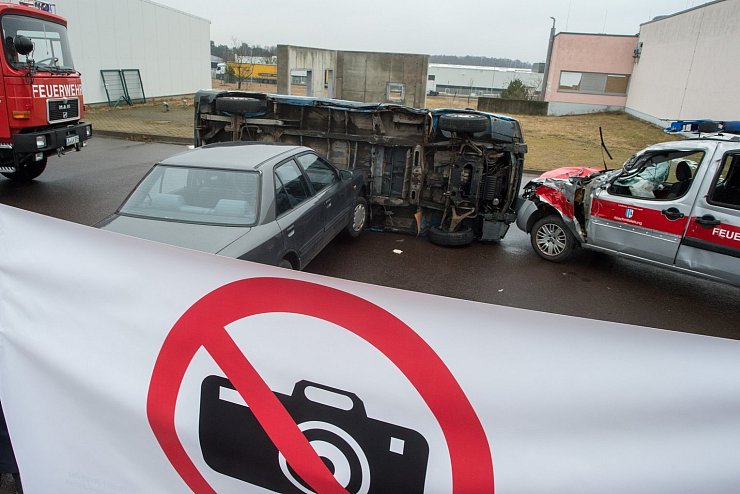 H&auml;rtere Strafen f&uuml;r Fotos von Unfall-Toten - &copy; Foto: Klaus-Dietmar Gabbert/zb/dpa