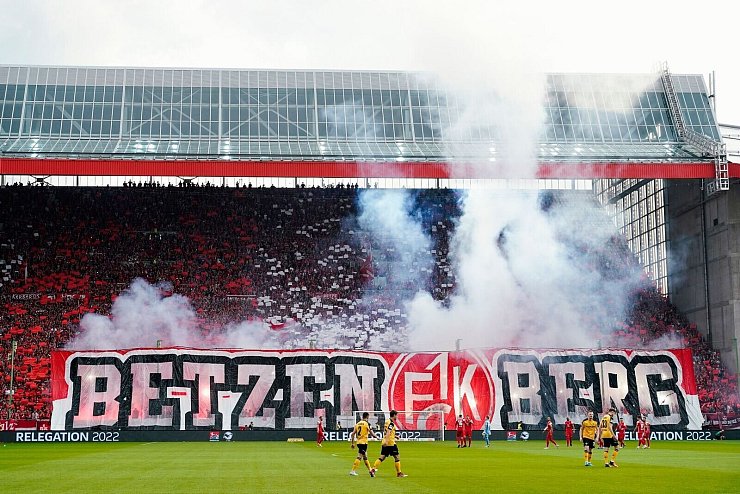 - &copy; Uwe Anspach/dpa