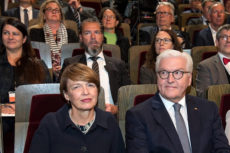 Steinmeier und B&uuml;denbender - &copy; Foto: Hendrik Schmidt/dpa-Zentralbild/dpa