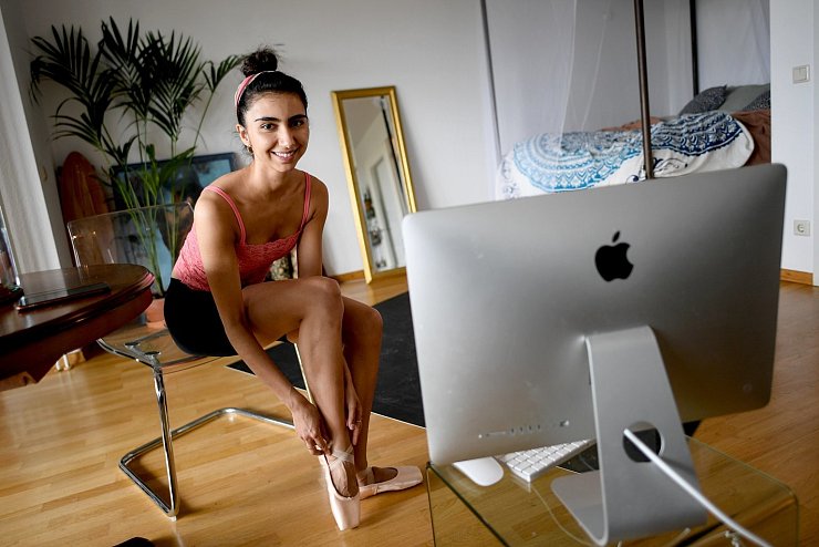 Staatsballett im Homeoffice - &copy; Foto: Britta Pedersen/dpa-Zentralbild/dpa