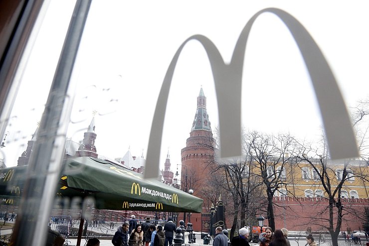 30. Jahrestag der Er&ouml;ffnung des ersten McDonald's in Russland - &copy; Foto: Maxim Shipenkov/EPA/dpa