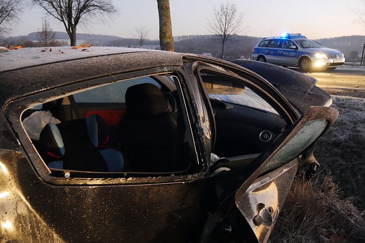 Tödlicher Unfall auf der Externsteiner Straße bei Fromhausen. - © Foto: Wolf