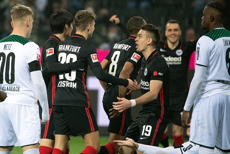 Frankfurt mit Ausw&auml;rtserfolg - &copy; Foto: Federico Gambarini/dpa