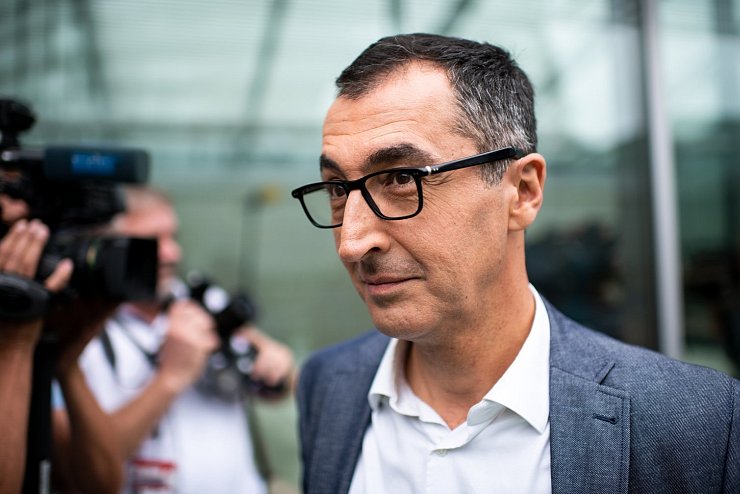 Cem &Ouml;zdemir - &copy; Foto: Bernd von Jutrczenka