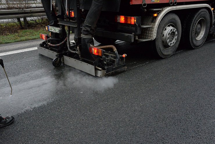 LKW verliert Diesel A2 - © Andreas Eickhoff
