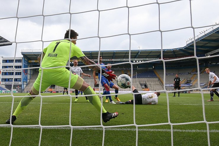 Tor! - &copy; Foto: Friso Gentsch/dpa