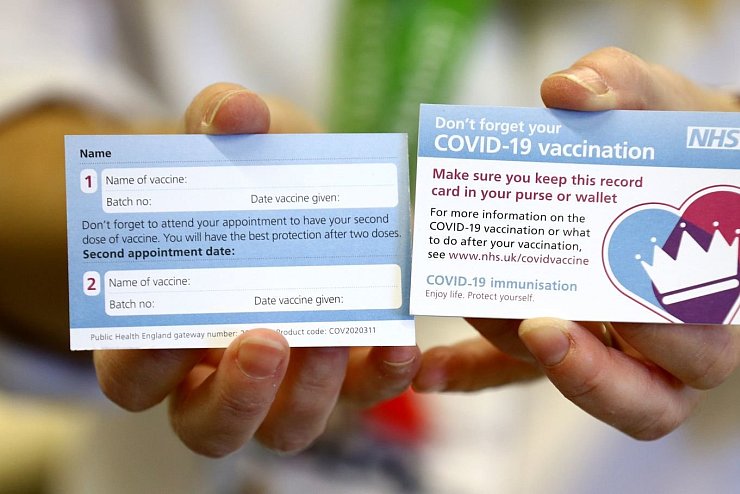 Impfpass - &copy; Foto: Gareth Fuller/PA Wire/dpa