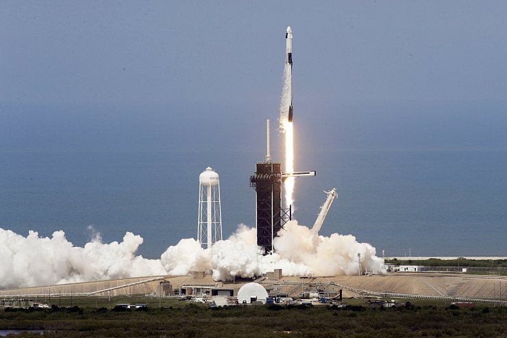 &laquo;Falcon 9&raquo; - &copy; Foto: Chris O'meara/AP/dpa