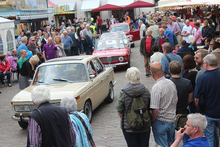Oldtimer auf den Hansetagen in Lemgo - © Thomas Reineke(LZ)