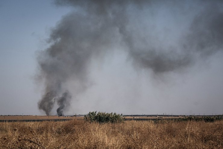 Rauchwolken - © Foto: Anas Alkharboutli/dpa