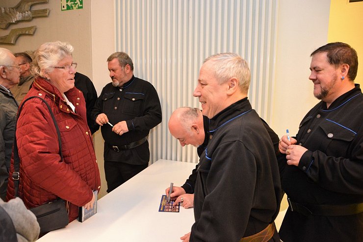 Der Dschungel-Prinz und das berühmte Ensemble folgen der Einladung des Vereine Musik für gute Zwecke - © Karin Prignitz