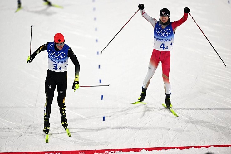 - &copy; Hendrik Schmidt/dpa