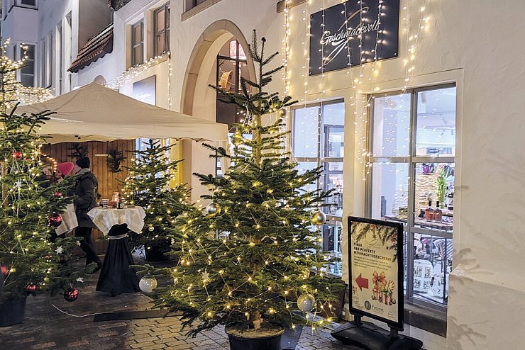 LZ-Leserinnen und -Leser teilen ihr Weihnachtsmarkt-Lieblingsbild mit uns. Dabei beweisen, wie festlich im Lipperland die Adventszeit begangen werden kann. Vom Bad Salzufler Weihnachtstraum über den Museumsadvent im Freilichtmuseum Detmold bis hin zum kleinen Weihnachtsmarkt in der Nachbarschaft. - © Andreas Plettemeier