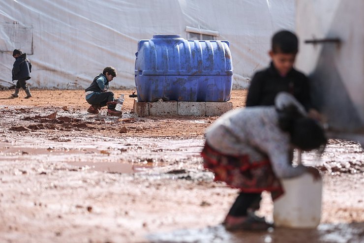 Im Fl&uuml;chtlingslager - &copy; Foto: Anas Alkharboutli/dpa