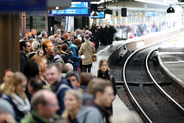 Sturm im Norden - &copy; Foto: Bodo Marks/dpa/Archiv