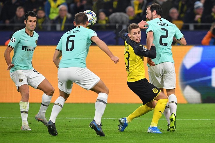 Ballverlust - &copy; Foto: Bernd Thissen/dpa