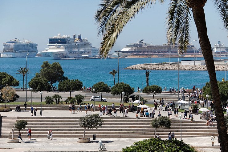 Kreuzfahrtschiffe - &copy; Foto: Clara Margais